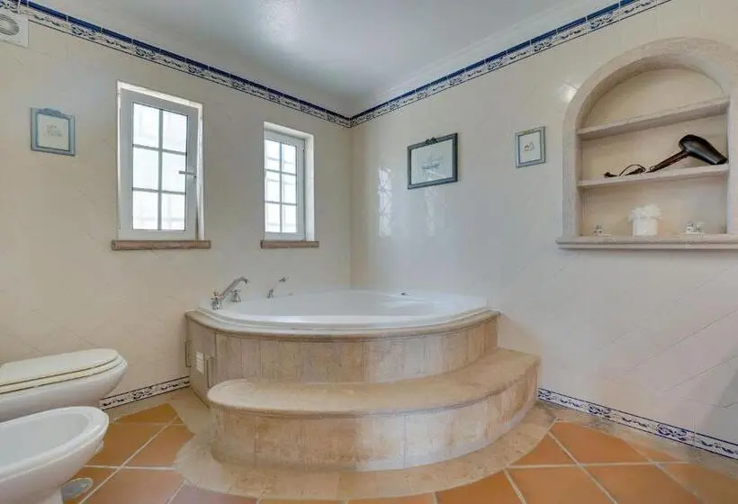 Villa Das Buganvilias by Delilah Collection