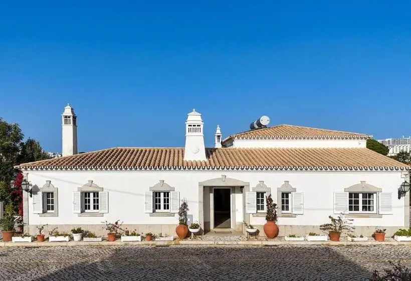 Villa Das Buganvilias by Delilah Collection