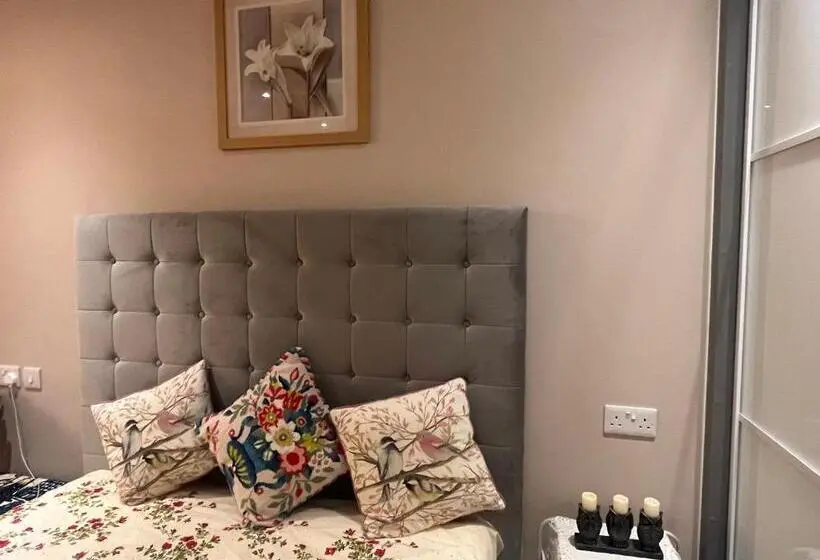 Majatalo Cosy Self Contained Extension With Skylight & Garden View