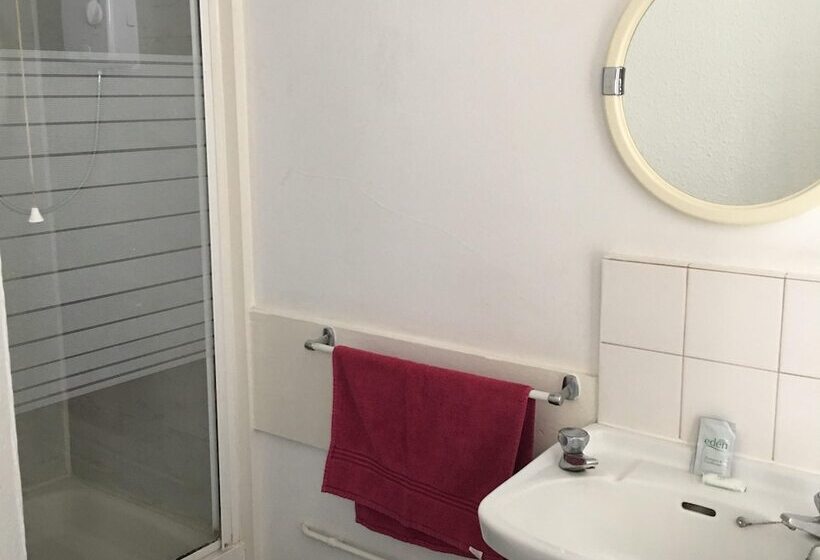 Общежитие The Tower Arms