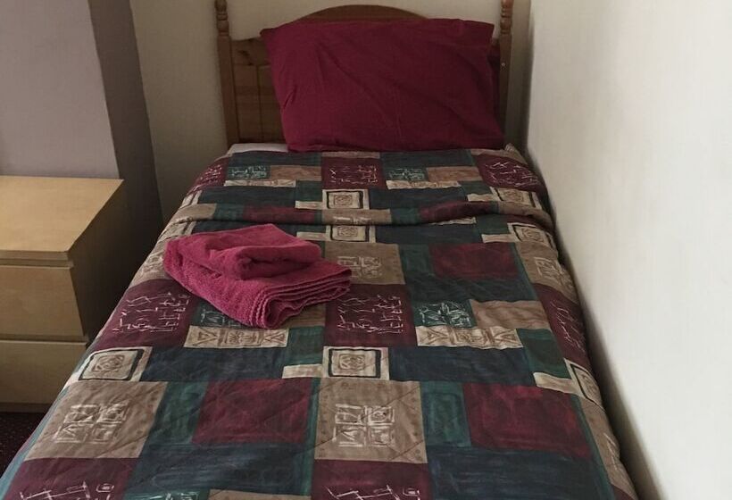 Общежитие The Tower Arms