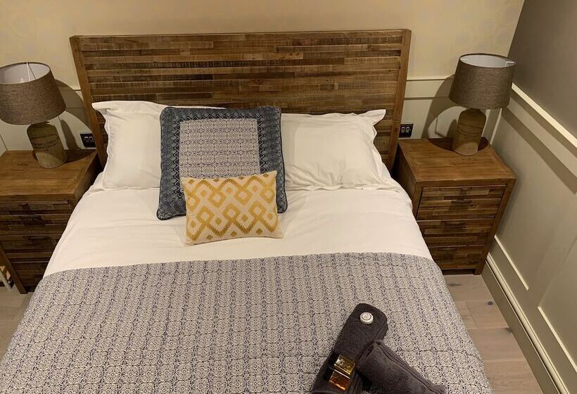 Общежитие The Tower Arms