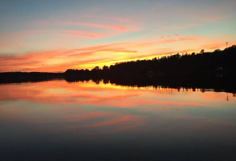 צימר Acadia Bay Inn