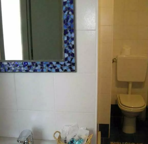 Aamiaismajoitus (B&B) Di Vin Roero