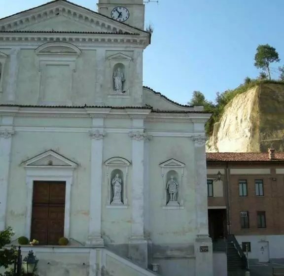 Aamiaismajoitus (B&B) Di Vin Roero