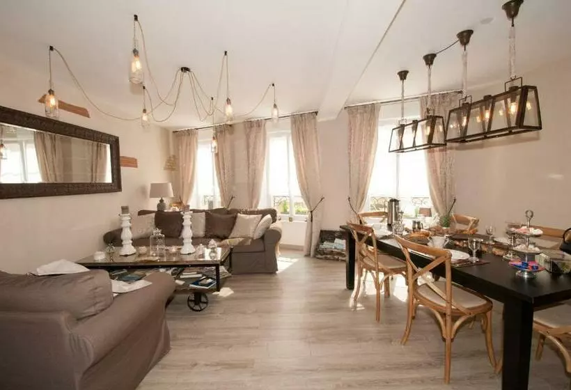 ベッドアンドブレックファースト Le Logis Aux Bulles