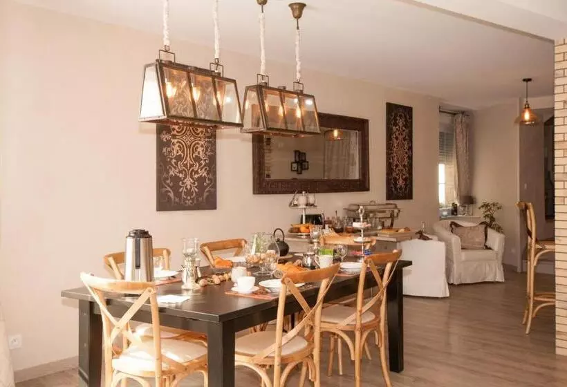 ベッドアンドブレックファースト Le Logis Aux Bulles