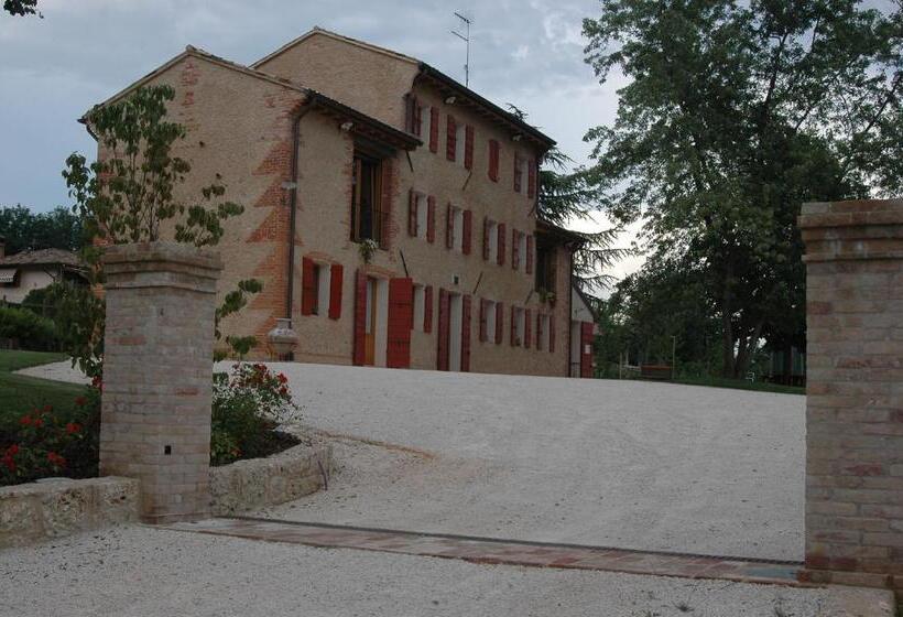 فندق Agriturismo La Paterna