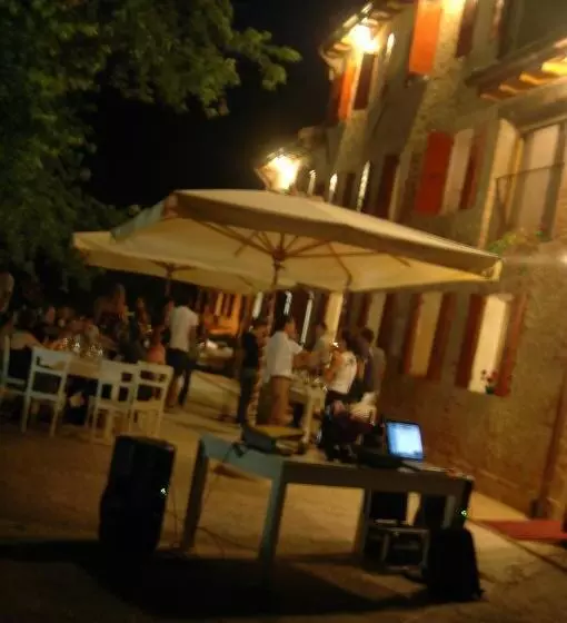 ホテル Agriturismo La Paterna