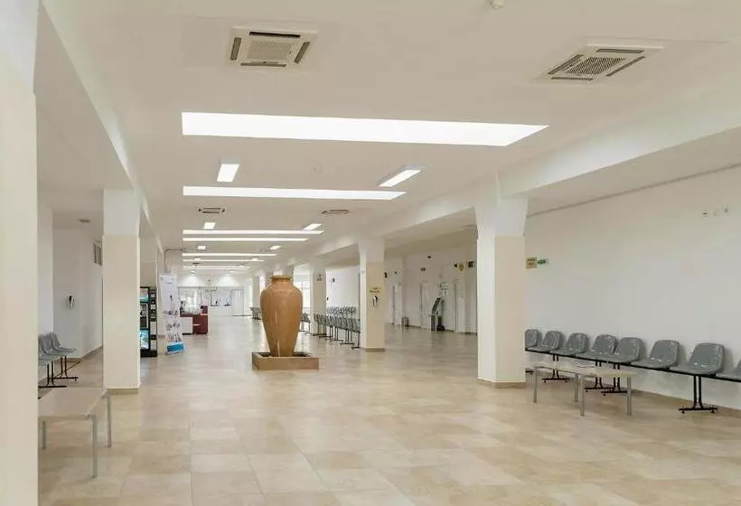 هتل Complex Balnear Cozia