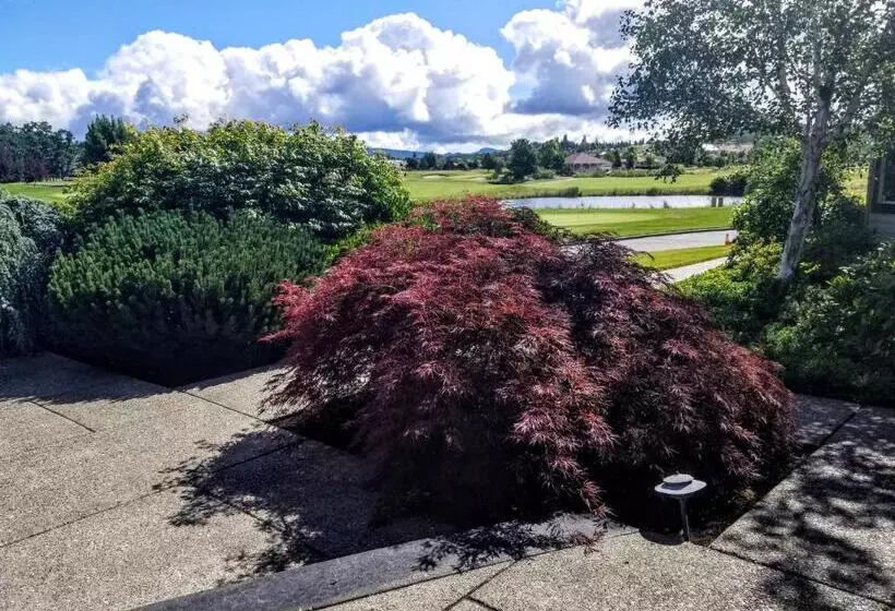 Hotelli Resort At Eagle Point Golf Club Lodging