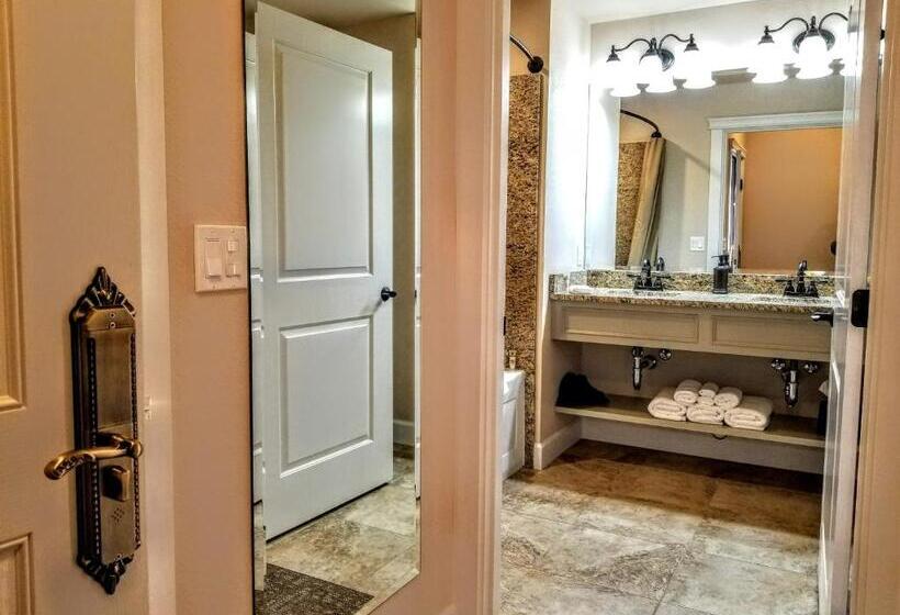 Отель Resort At Eagle Point Golf Club Lodging