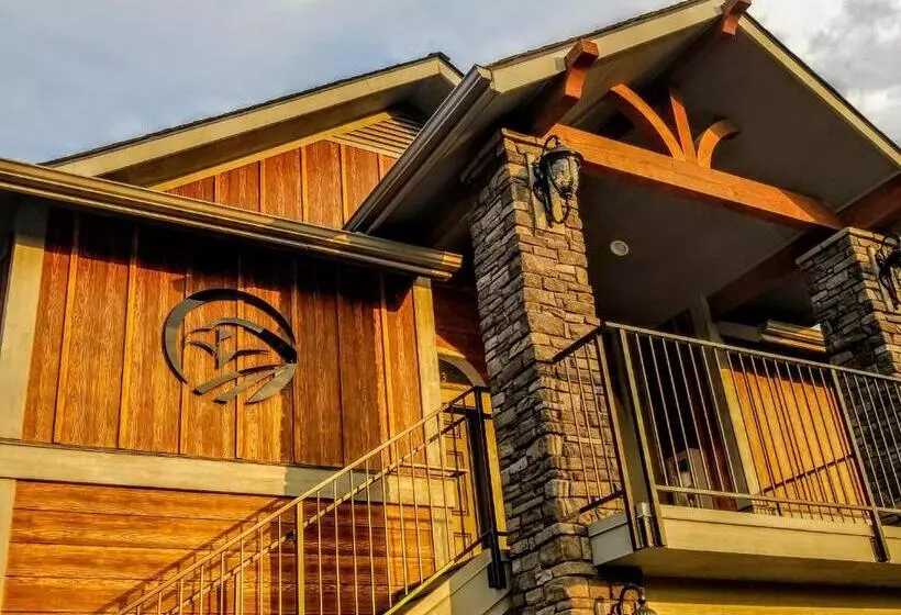 Hotelli Resort At Eagle Point Golf Club Lodging