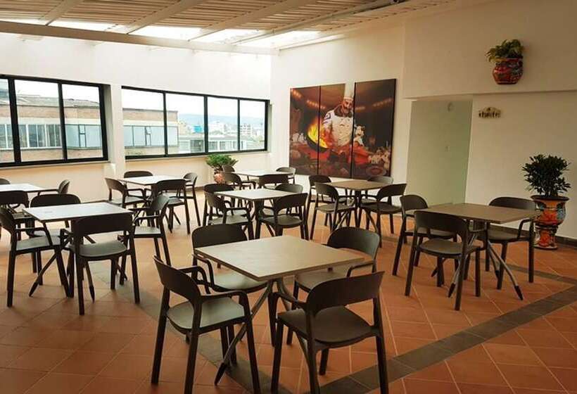 Отель Santa Monica