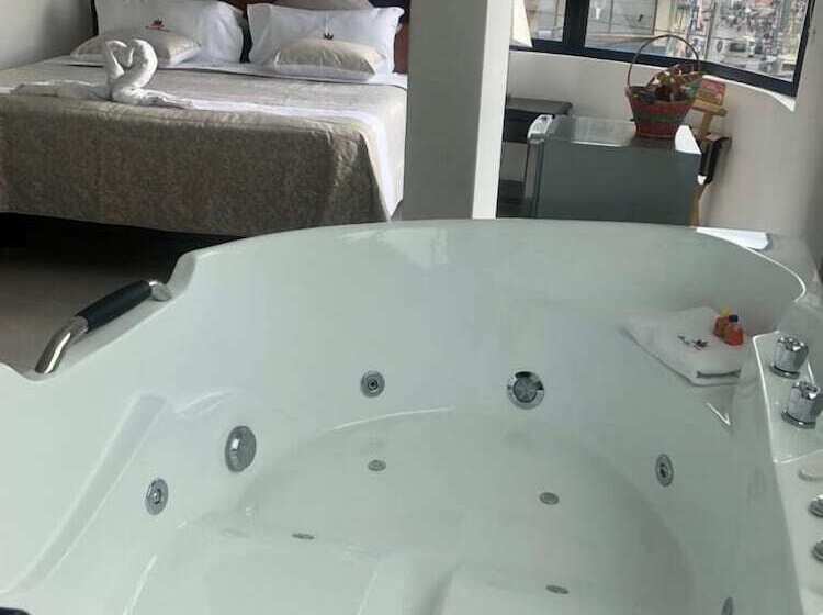 Отель Santa Monica