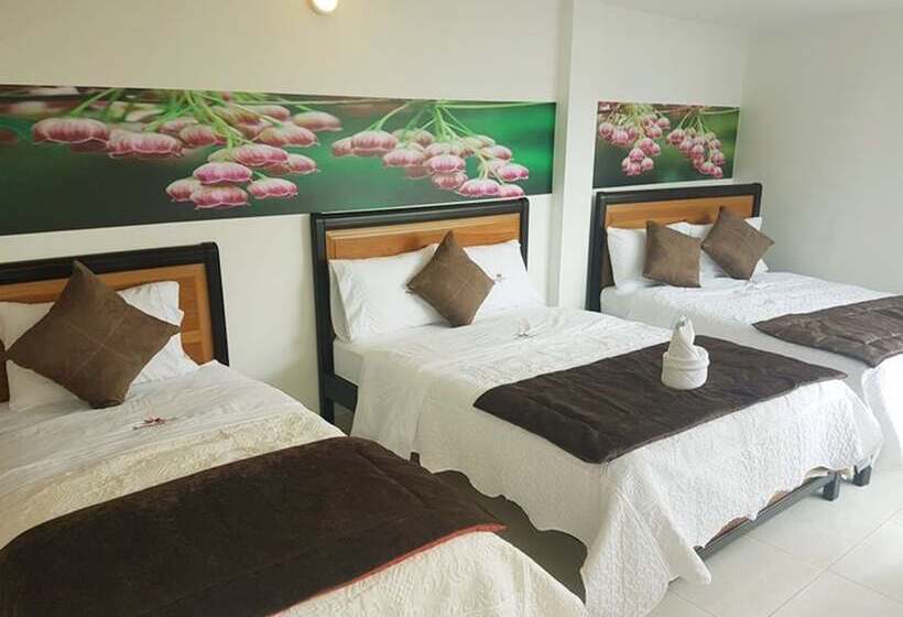 Отель Santa Monica