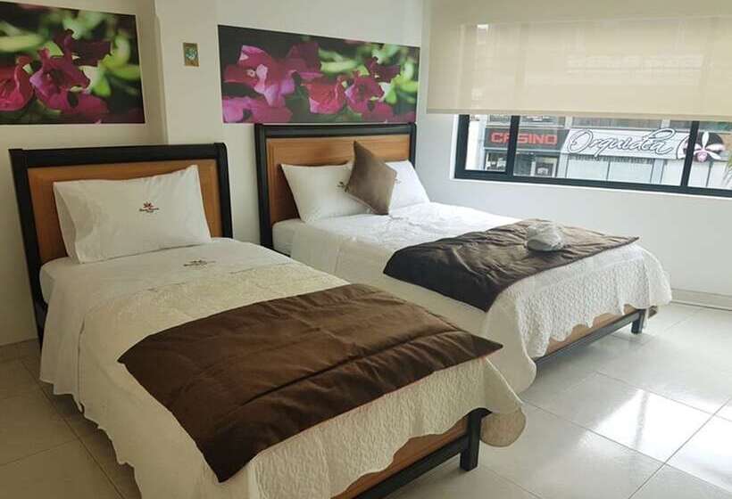 Отель Santa Monica