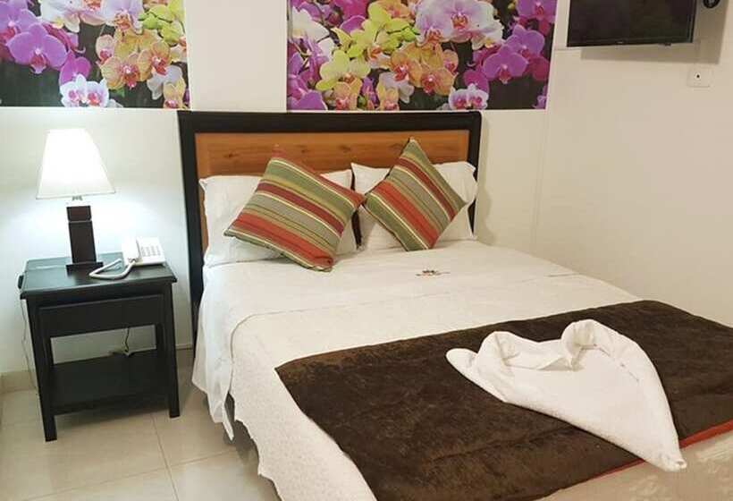 Отель Santa Monica