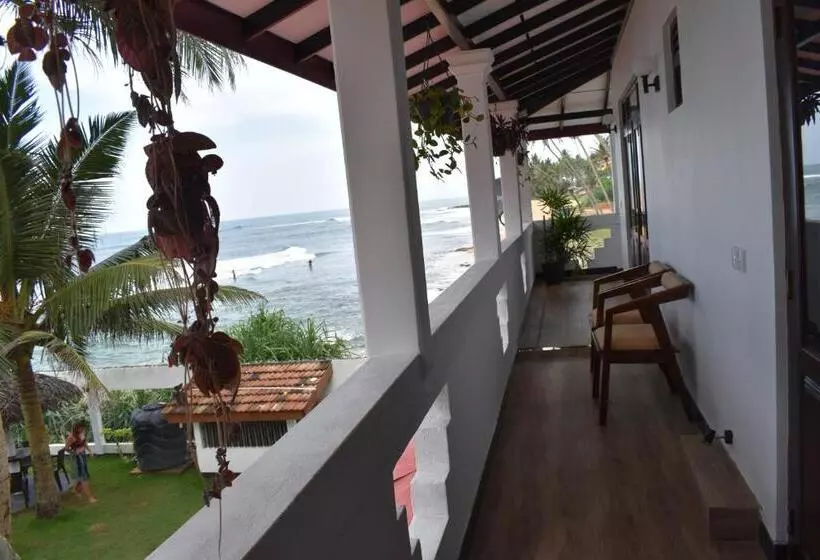 Majatalo Ashen's Beach House