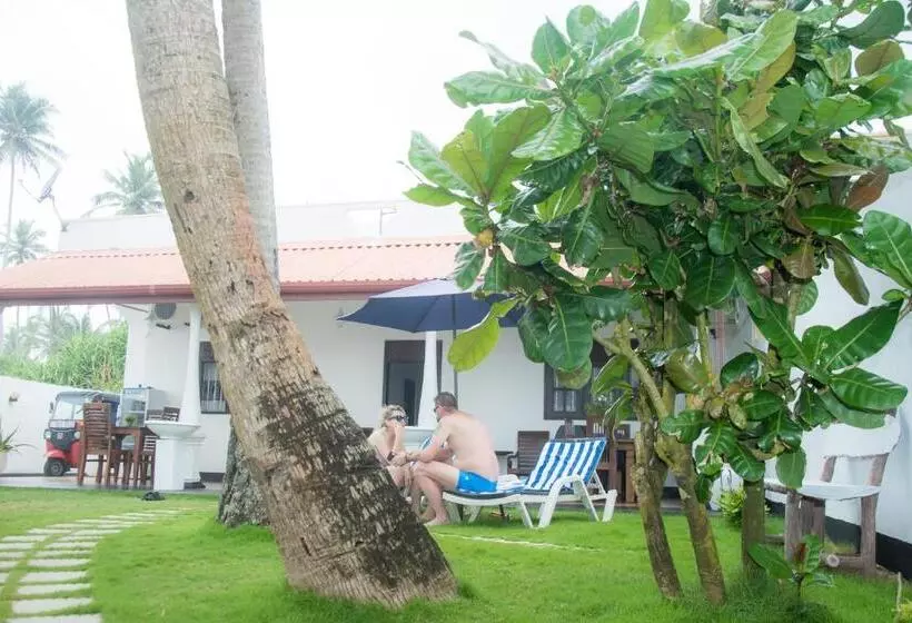 Majatalo Ashen's Beach House