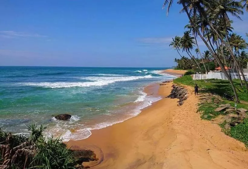 Majatalo Ashen's Beach House