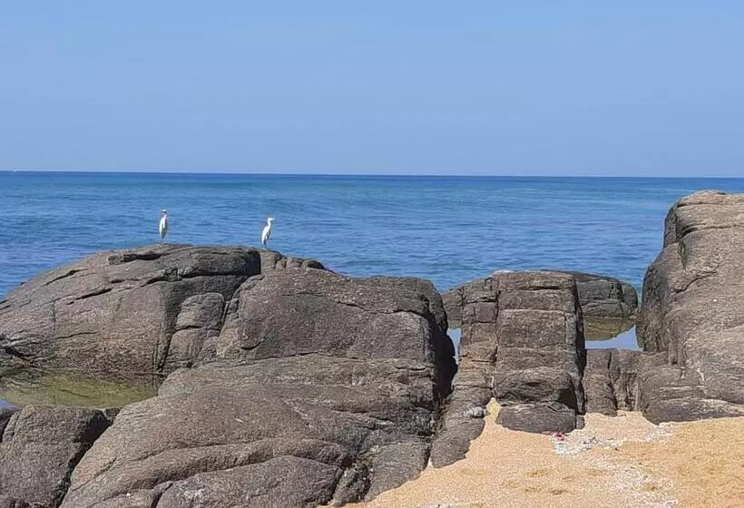 Majatalo Ashen's Beach House