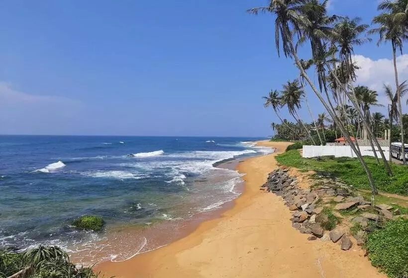 Majatalo Ashen's Beach House