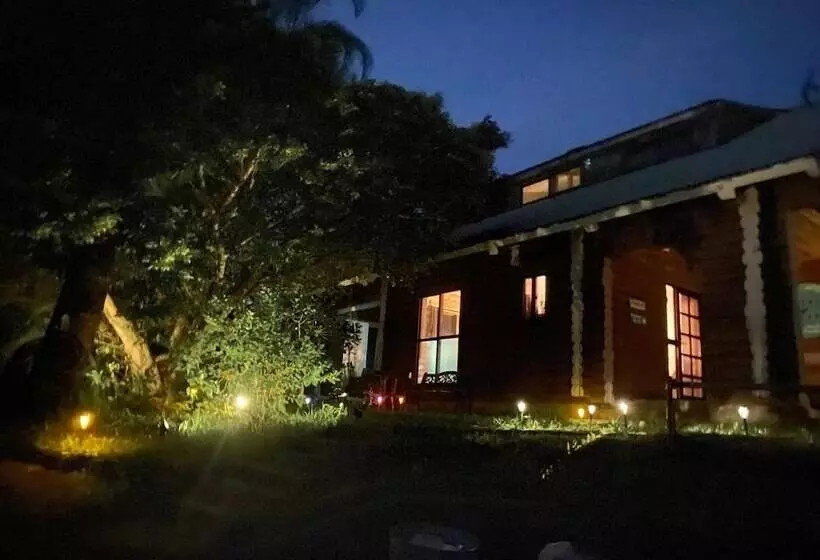 ペンション Guest House Long Island   Hostel