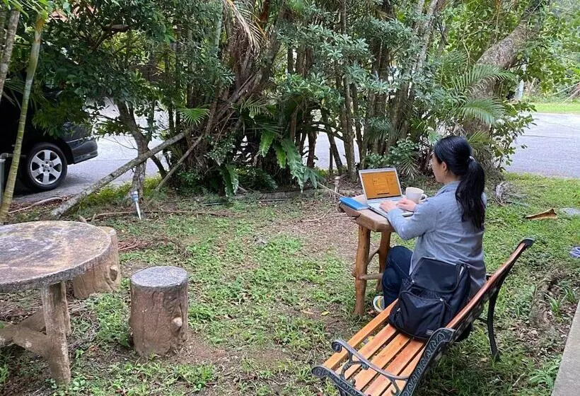 ペンション Guest House Long Island   Hostel