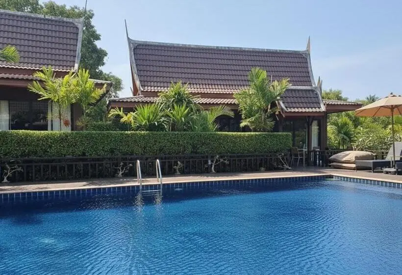 リゾートホテル Kaya Mani Villas
