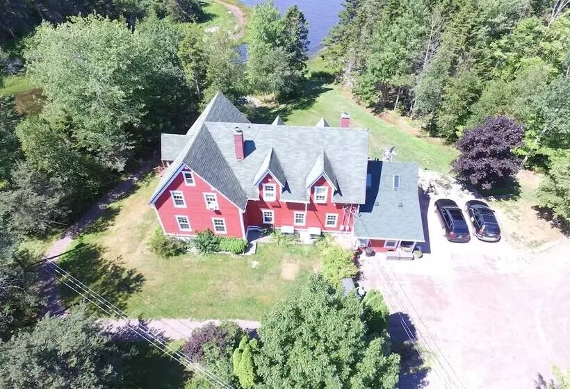 Retkeilymaja Little Shemogue Inn