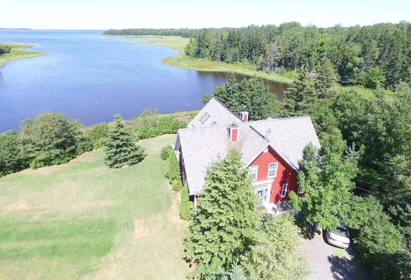 Retkeilymaja Little Shemogue Inn