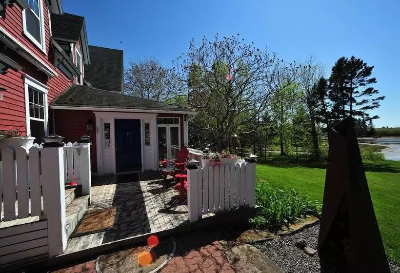 Retkeilymaja Little Shemogue Inn