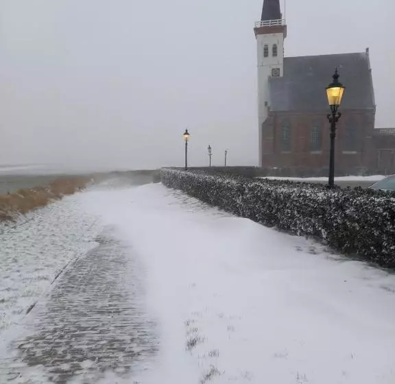 Aamiaismajoitus (B&B) Bed En Breakfast Kamers En Meer Het Spookhuis