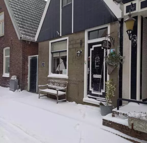 Aamiaismajoitus (B&B) Bed En Breakfast Kamers En Meer Het Spookhuis