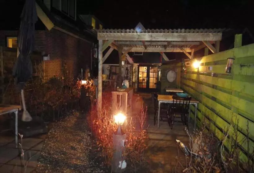 Aamiaismajoitus (B&B) Bed En Breakfast Kamers En Meer Het Spookhuis