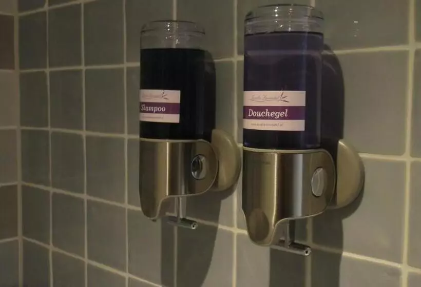 Aamiaismajoitus (B&B) Bed En Breakfast Kamers En Meer Het Spookhuis