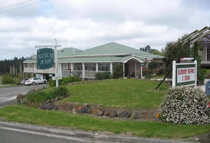 Aamiaismajoitus (B&B) Matakohe House