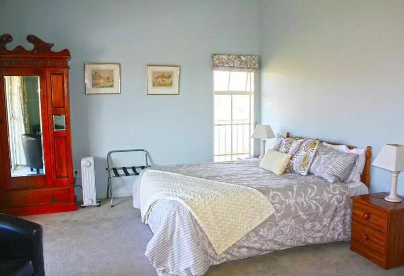 Aamiaismajoitus (B&B) Matakohe House