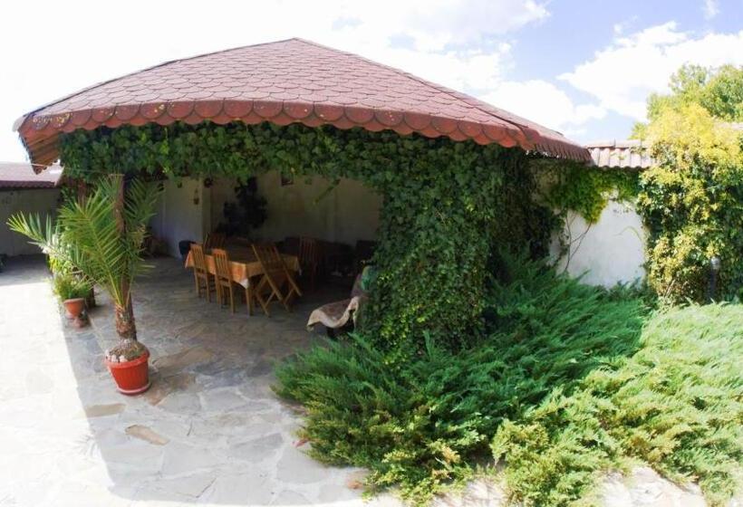 پانسیون Atanasovi House