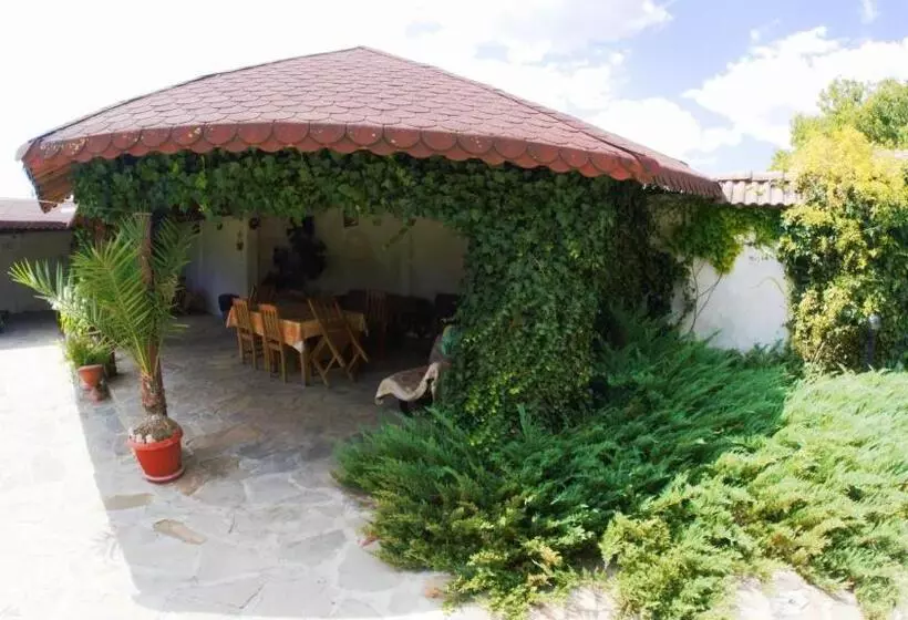 پانسیون Atanasovi House