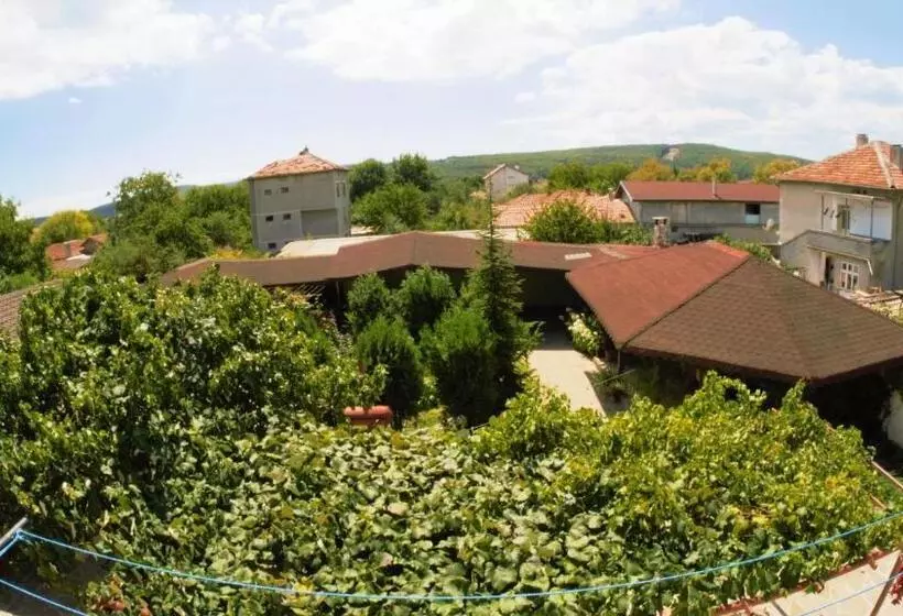 پانسیون Atanasovi House
