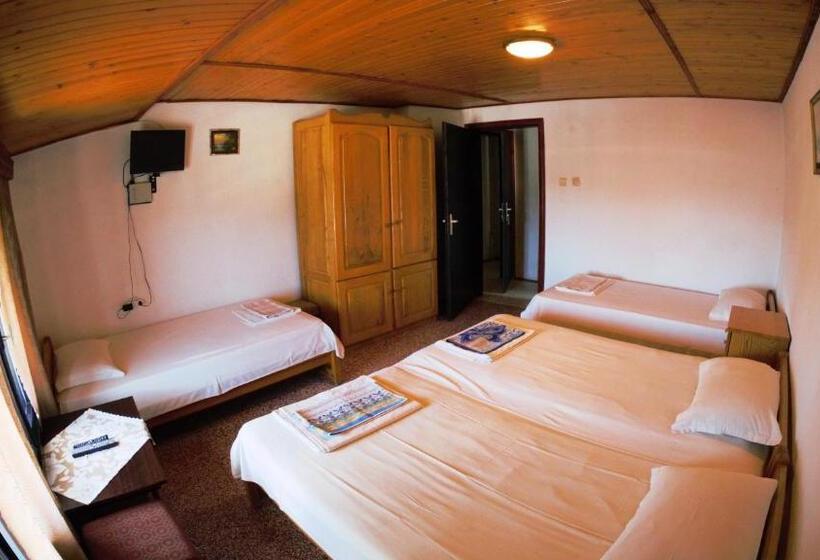 پانسیون Atanasovi House