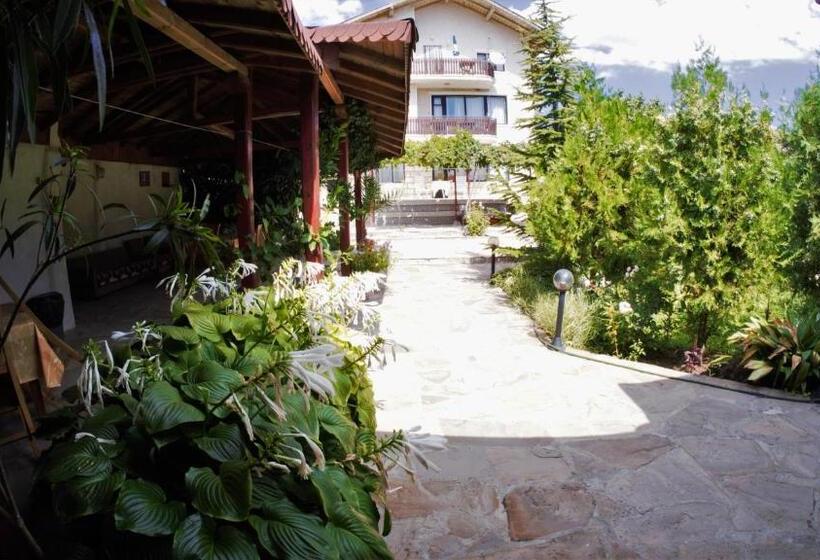 پانسیون Atanasovi House