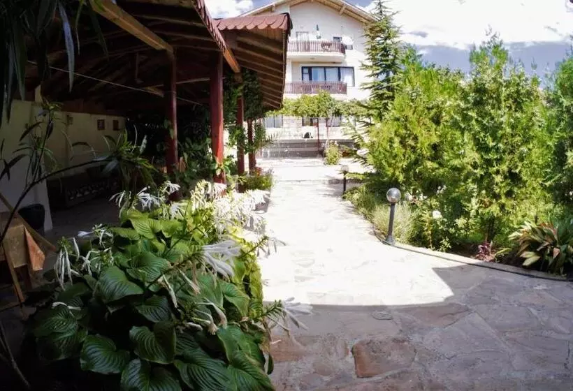 پانسیون Atanasovi House