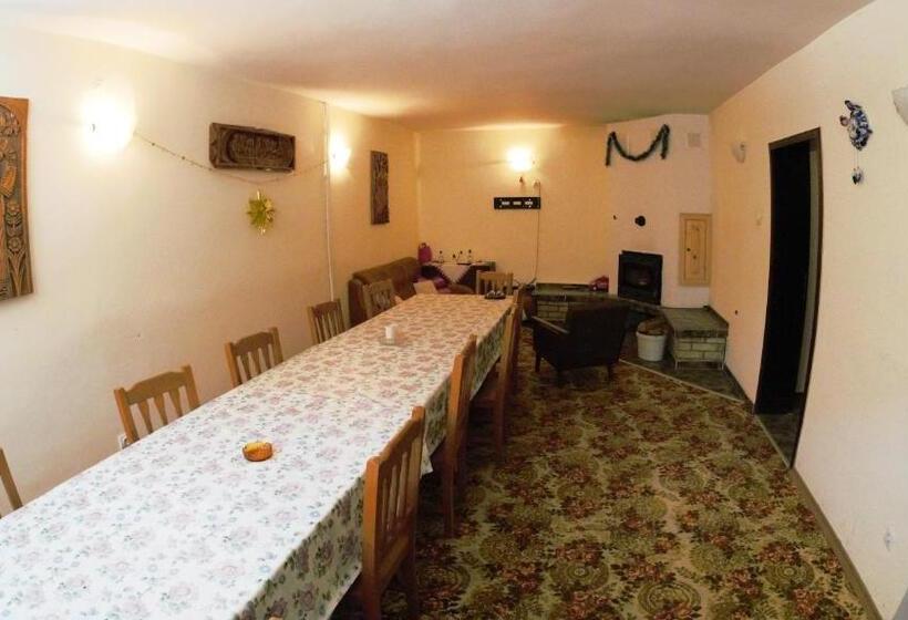 پانسیون Atanasovi House