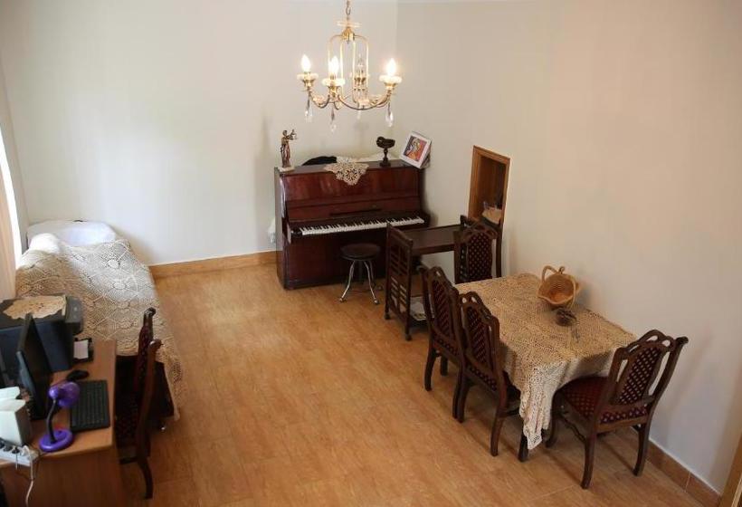 پانسیون Dato S Guesthouse