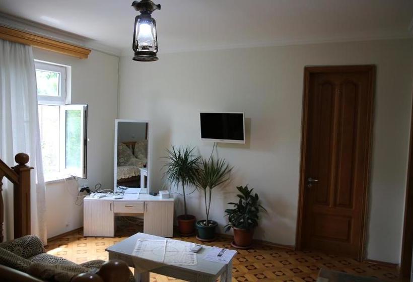 پانسیون Dato S Guesthouse