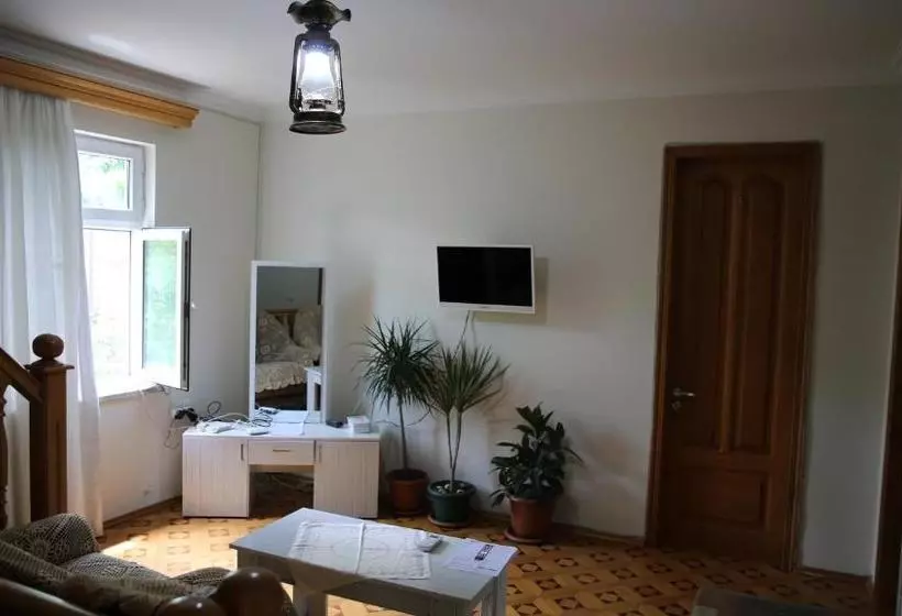 پانسیون Dato S Guesthouse