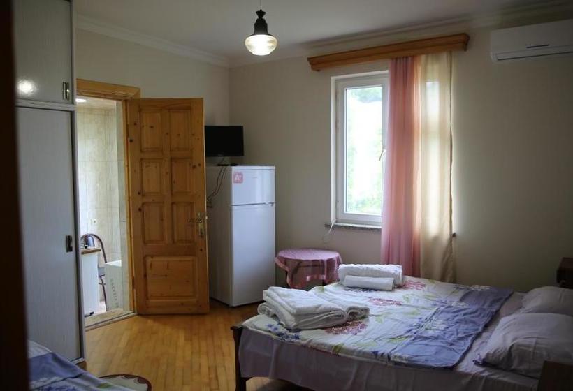 پانسیون Dato S Guesthouse